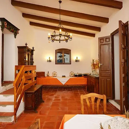 Maria El Moncayo